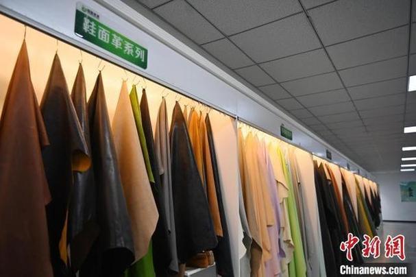 丝路"旱码头"皮革制品畅销中西亚等海外市场